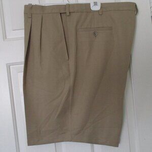 Haggar Cool 18 Mens Pleated Front Camel Tan Expandable Waist Golf Short Pant-44W